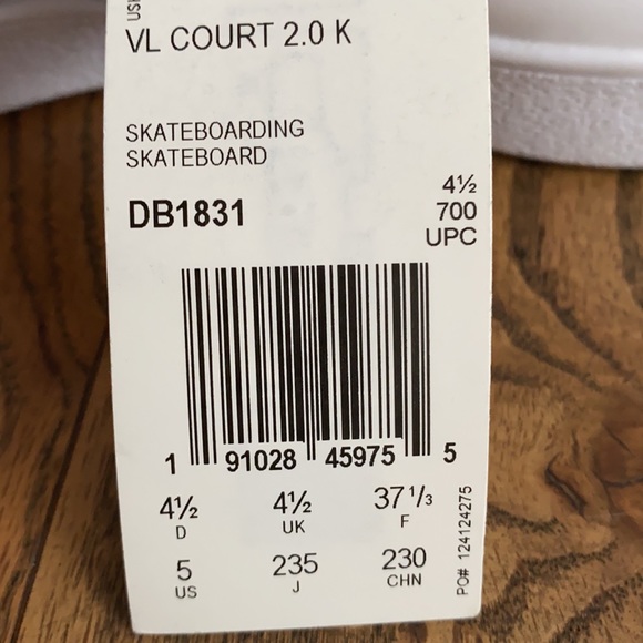 Adidas Sneakers, fits like 6.5US white color - Picture 12 of 14